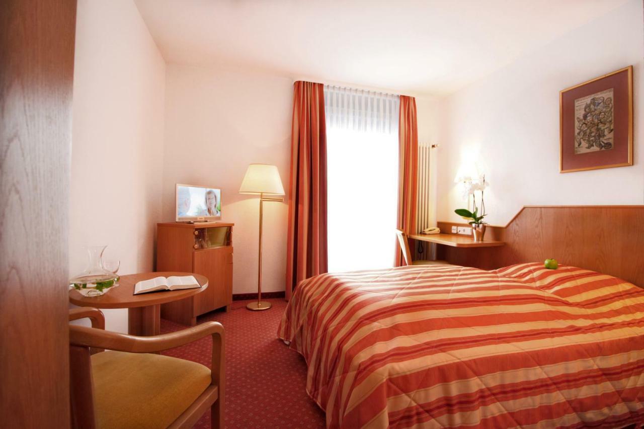 Hotel Schiff Am See Констанц Екстер'єр фото