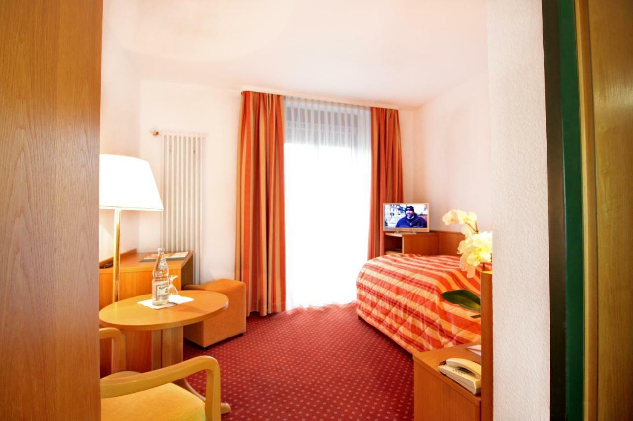Hotel Schiff Am See Констанц Екстер'єр фото